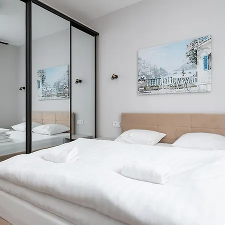 Rentplanet - Jagiellonska Apartamento